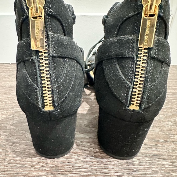 Michael Kors Women's Mirabel City Sandals - Picture 4 of 4
